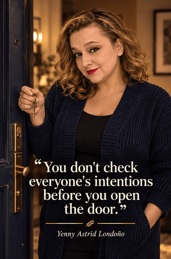 Image from Yenny Astrid Londoño’s review of “She Didn't See It Coming”. Illustration of She Didn't See It Coming, by Shari Lapena, with overlaid text: «You don't check the intentions of every person you open the door to.»