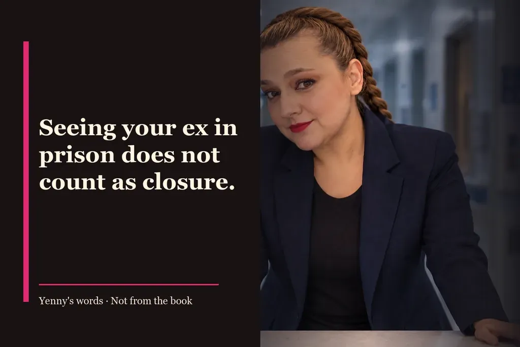 Image from Yenny Astrid Londoño’s review of “The Inmate”. Illustration of El recluso, by Freida McFadden, with overlaid text: «Seeing your ex in prison does not count as closure.»